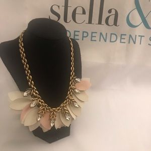 Stella and Dot Birdie necklace